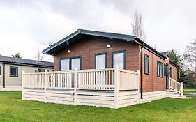 Woodpecker Lodge With Hot Tub